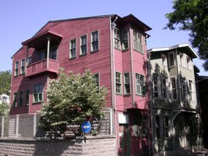 Maisons en bois &agrave; Istanbul