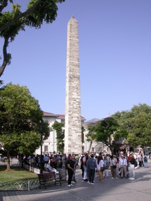 Ob&eacute;lisque grec