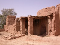 A&iuml;t Acha, Beni Ouzi&egrave;me