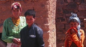 Nens berbers a prop de Rissani, sud del Marroc.